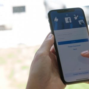 78χρονος πίσω από ψεύτικο προφίλ – Απειλούσε 47χρονη Βολιώτισσα όταν του ζήτησε να σταματήσουν να μιλάνε μέσω διαδικτύου