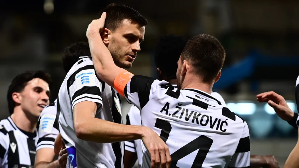 Πρώτος σε τριπλή ισοβαθμία ο ΠΑΟΚ: Η βαθμολογία και τα παιχνίδια των Δικεφάλων και του Ολυμπιακού έως το φινάλε