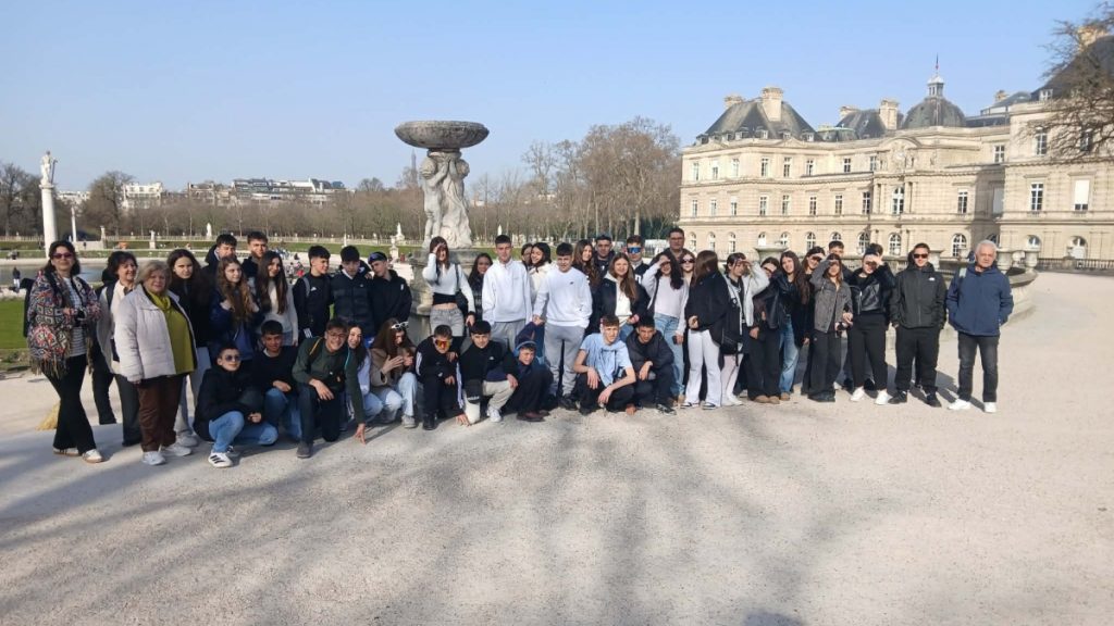 Το 6ο Γυμνάσιο Λαμίας συμμετείχε στο 5ο Διεθνές Μαθητικό Συνέδριο της ELEMASYN στο Παρίσι (ΦΩΤΟ)