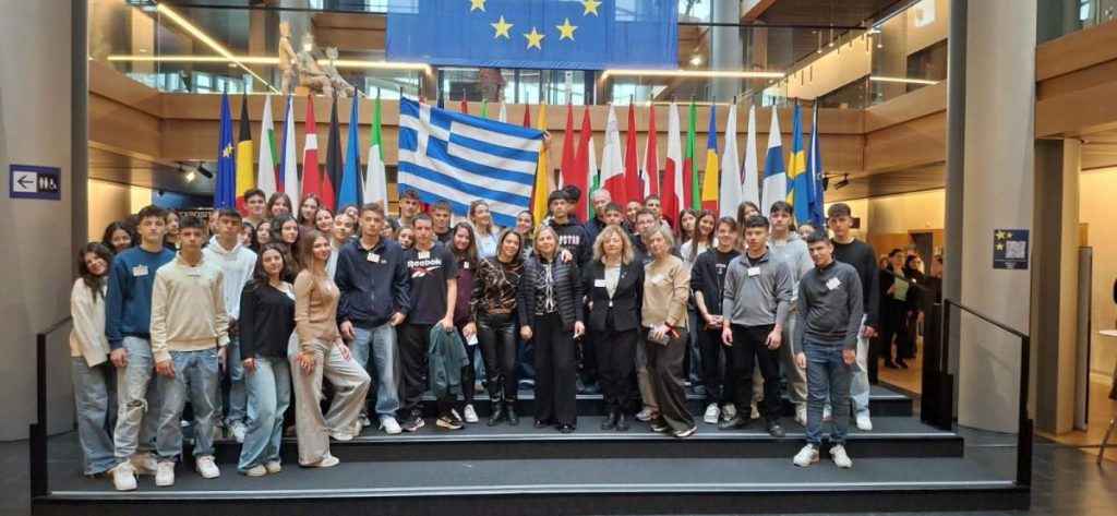 Μαθητές του 1ου ΓΕΛ Λαμίας επισκέφτηκαν το Ευρωκοινοβούλιο στο Στρασβούργο
