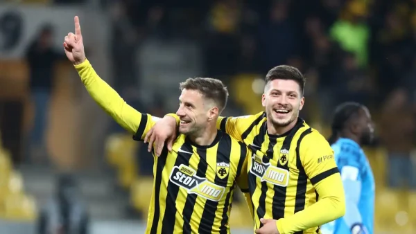 Η τελική βαθμολογία της κανονικής περιόδου, οι ομάδες των playoffs (1-4,5-8) και των playouts