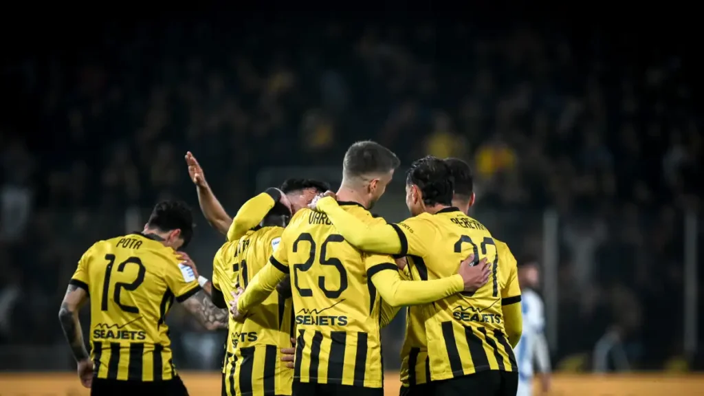 Super League: Το συναρπαστικό φινάλε με κερδισμένη την ΑΕΚ και οι «μάχες» για τα πλέι οφ και τα πλέι άουτ