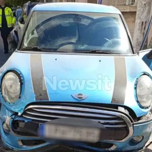 Πειραιάς: «Θα δουλέψω για να σας αποζημιώσω» έλεγε ο οδηγός που χτύπησε 8 αυτοκίνητα αφού παρέσυρε την ηλικιωμένη