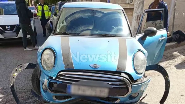 Πειραιάς: «Θα δουλέψω για να σας αποζημιώσω» έλεγε ο οδηγός που χτύπησε 8 αυτοκίνητα αφού παρέσυρε την ηλικιωμένη