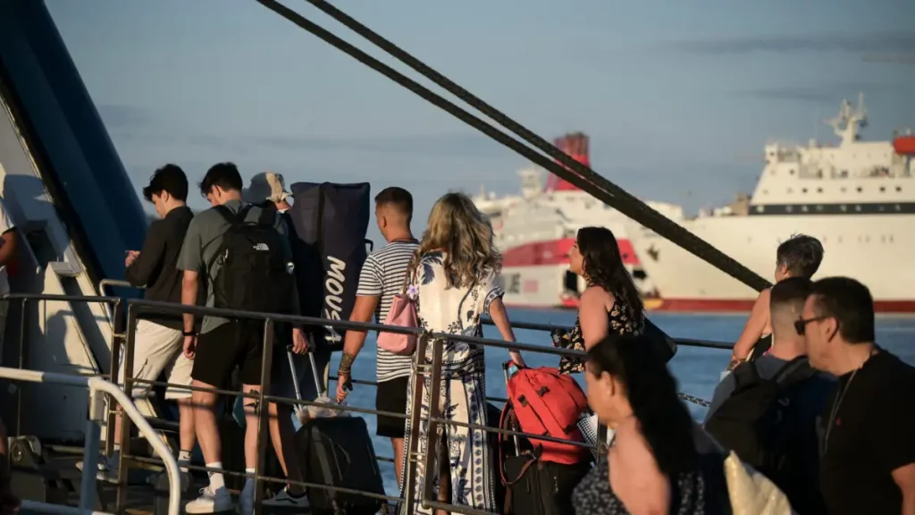 Χατζηδάκης για αυξήσεις στα ακτοπλοϊκά εισιτήρια: Εξετάζονται παρεμβάσεις, είμαστε ήδη σε συζητήσεις με τις εταιρείες