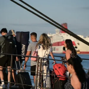 Χατζηδάκης για αυξήσεις στα ακτοπλοϊκά εισιτήρια: Εξετάζονται παρεμβάσεις, είμαστε ήδη σε συζητήσεις με τις εταιρείες