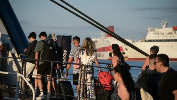 Χατζηδάκης για αυξήσεις στα ακτοπλοϊκά εισιτήρια: Εξετάζονται παρεμβάσεις, είμαστε ήδη σε συζητήσεις με τις εταιρείες