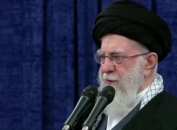 Νεκρή και η σύζυγος του Χαμενεΐ - Υπέκυψε στα τραύματά της η σύζυγος του ηγέτη του Ιράν, που νοσηλευόταν σε νοσοκομείο μετά την επίθεση