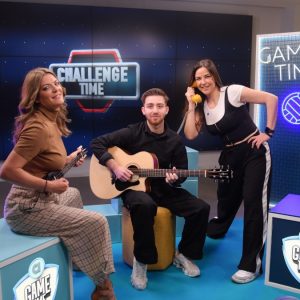 Η Χρύσπα κάνει show στο Allwyn Game Time με μπαγλαμά και νότες