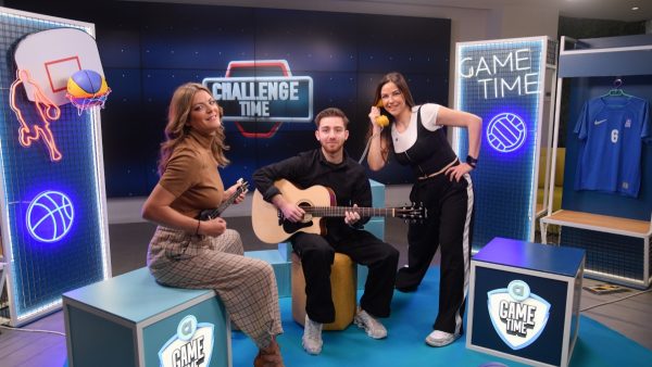 Η Χρύσπα κάνει show στο Allwyn Game Time με μπαγλαμά και νότες