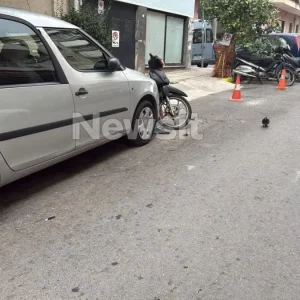 Αμπελόκηποι: 40χρονη πήρε «παραμάζωμα» 14 οχήματα προσπαθώντας να παρκάρει – Ήταν υπό την επήρεια αλκοόλ