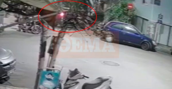 Η στιγμή που μεθυσμένη οδηγός στους Αμπελόκηπους παίρνει σβάρνα 14 σταθμευμένα ΙΧ - Δείτε βίντεο