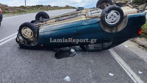 Σοβαρό τροχαίο με ανατροπή αυτοκινήτου στην Κάρυστο