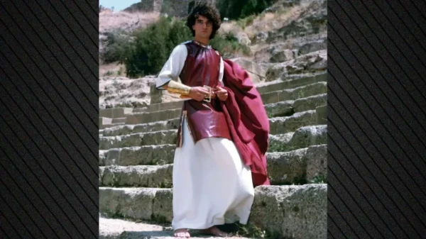 Ο Αντόνιο Μπαντέρας ως Ετεοκλής από το έργο του Ευριπίδη «Φοίνισσαι» σε μία φωτογραφία από το παρελθόν