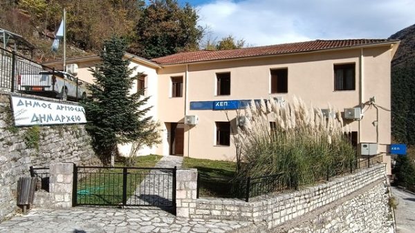 Αυτοψία σε κτίρια στο δήμο Αργιθέας για το σεισμό της 12ης Μαρτίου