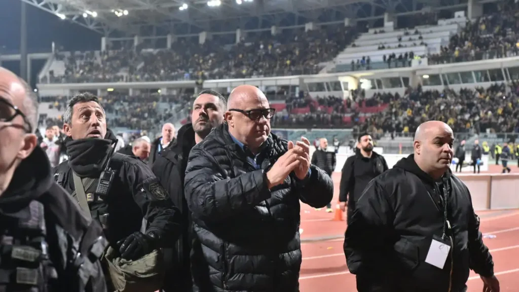 Η ΠΑΕ Βόλος απέσυρε ανακοίνωση για τη διαιτησία, στη συνέχεια εμφανίστηκε στα social του Αχιλλέα Μπέου