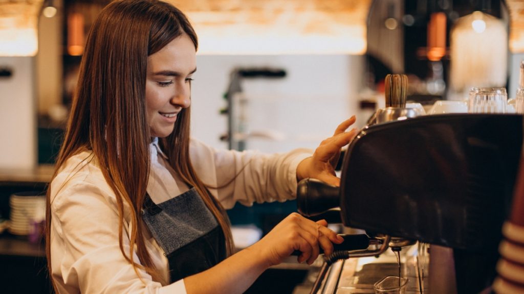 Ζητούνται άτομα για service και μπουφέ από το Exi Bistro Café