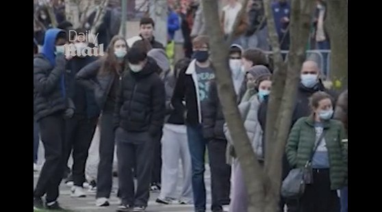 Συναγερμός στη Βρετανία μετά από κρούσματα μηνιγγίτιδας Β - Πώς ένα πάρτι προκαλεί φόβο και σκηνές αλά Covid