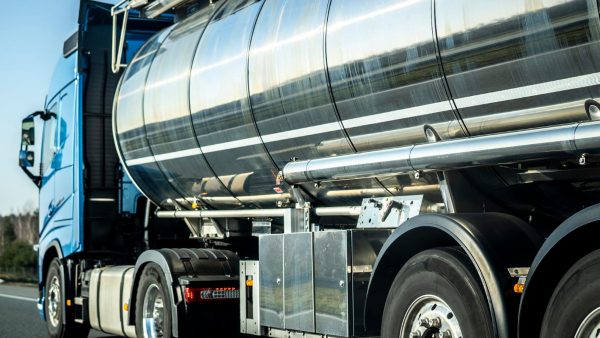 Εταιρεία μεταφοράς υγρών καυσίμων αναζητά οδηγό βυτιοφόρου