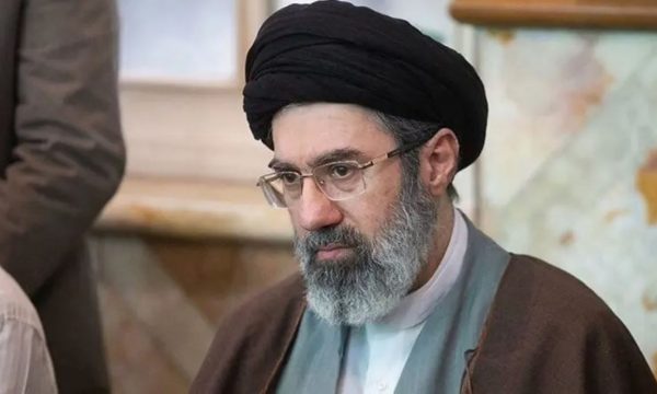 Ιρανική τηλεόραση: «Τραυματίας πολέμου» ο Μοτζτάμπα Χαμενεΐ