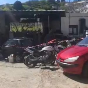 Συγκλονίζει η απολογία του 17χρονου πατροκτόνου στη Λέρο: Με τρυπούσε με κατσαβίδι και μου έκοψε το δάχτυλο με κλαρκ