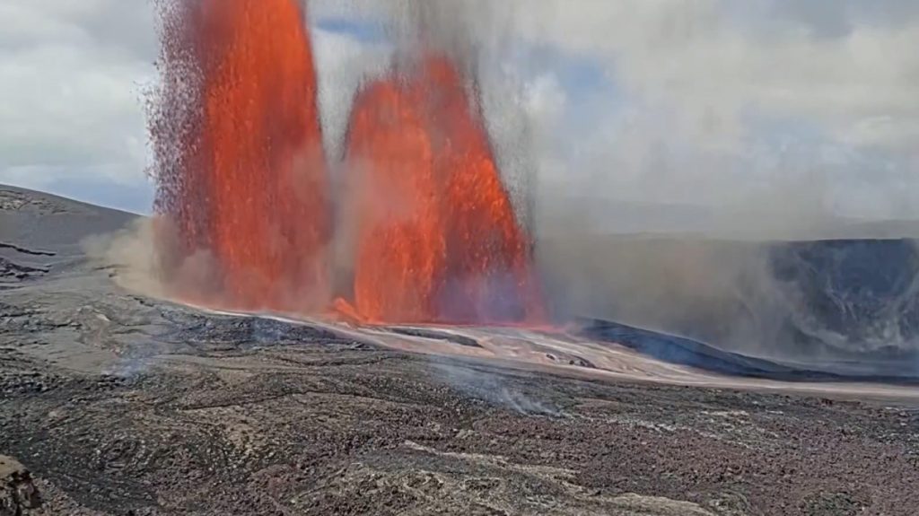 Πολύς κόσμος στα εγκαίνια του νέου Allwyn Play στη Λαμία