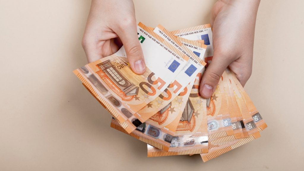 Χάθηκαν χρήματα στην πλατεία Ελευθερίας