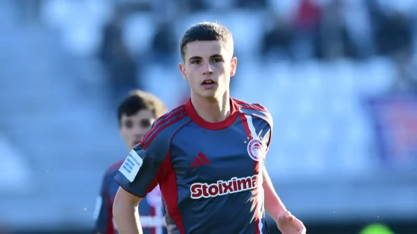 Ολυμπιακός: Ο Μουζακίτης στο στόχαστρο της Παρί Σεν Ζερμέν