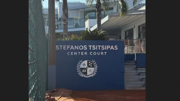 Γήπεδο τένις στη Γαλλία πήρε το όνομα του Στέφανου Τσιτσιπά, βίντεο και φωτογραφία
