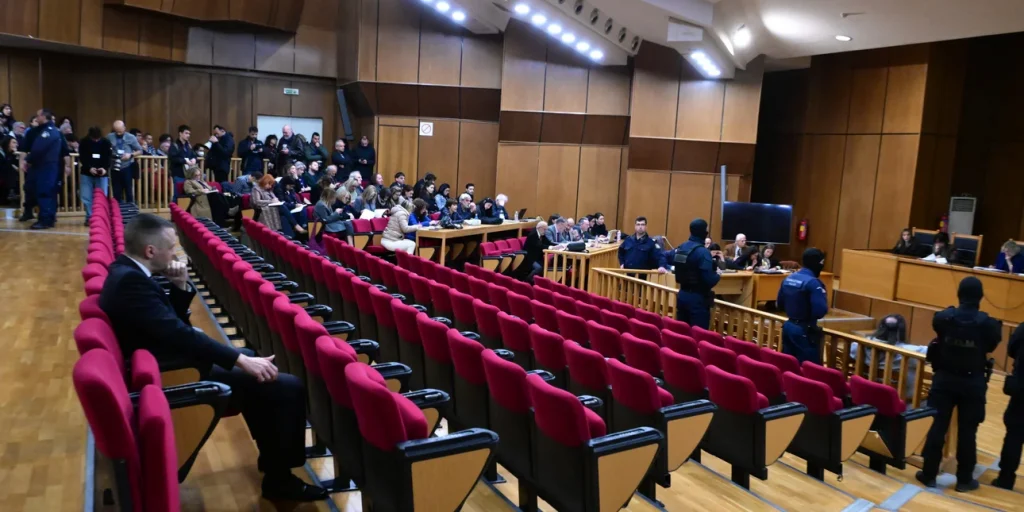 Εφετείο Χρυσής Αυγής - Οι αγορεύσεις για ελαφρυντικά: Διήγε ζωή διαυγή, είπε ο συνήγορος του Μιχαλολιάκου