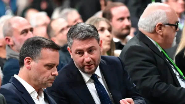 Συνέδριο ΠΑΣΟΚ: Καθαρό «όχι» στη συγκυβέρνηση με τη ΝΔ, χωρίς μεγάλες εντάσεις η δεύτερη ημέρα