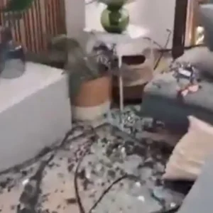 Ντουμπάι: Βίντεο ντοκουμέντο από drone που έπεσε σε διαμέρισμα – «Δεν πρόλαβα καν να τελειώσω το τσάι μου»