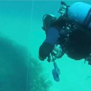 Βουλιαγμένη: Συνεχίζουν να ψάχνουν τον 34χρονο αγνοούμενο δύτη στο "πηγάδι του διαβόλου"