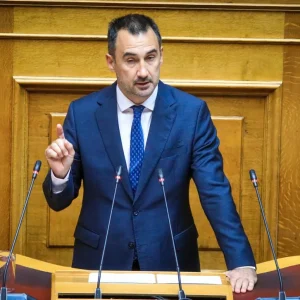 Παραιτήθηκε ο Αλέξης Χαρίτσης από πρόεδρος της Νέας Αριστεράς