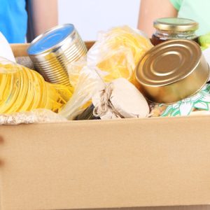 Συλλογή ειδών πρώτης ανάγκης στον Άγιο Νεκτάριο από τον Σύλλογο Γονέων & Κηδεμόνων του 5ου ΓΕΛ Λαμίας