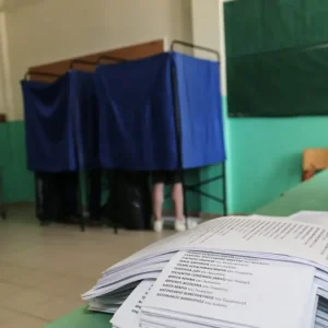 Εκλογές: Σκέψεις για παραβάν με τάμπλετ αντί για ψηφοδέλτιο στις αυτοδιοικητικές και αλλαγές στα τμήματα ετεροδημοτών