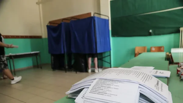 Εκλογές: Σκέψεις για παραβάν με τάμπλετ αντί για ψηφοδέλτιο στις αυτοδιοικητικές και αλλαγές στα τμήματα ετεροδημοτών