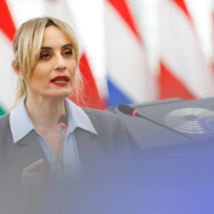 Ελεονώρα Μελέτη στο Ευρωκοινοβούλιο: «3.500 παιδιά κάθε μήνα θύματα κακοποίησης στο διαδίκτυο - Τα παιδιά μας θα σκεφτούμε, όχι τις πλατφόρμες»