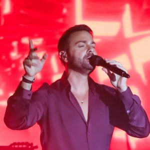 Το The Blind Pig υποδέχεται το Ηλία Βρεττό σε ένα live γεμάτο ρυθμό και συναίσθημα