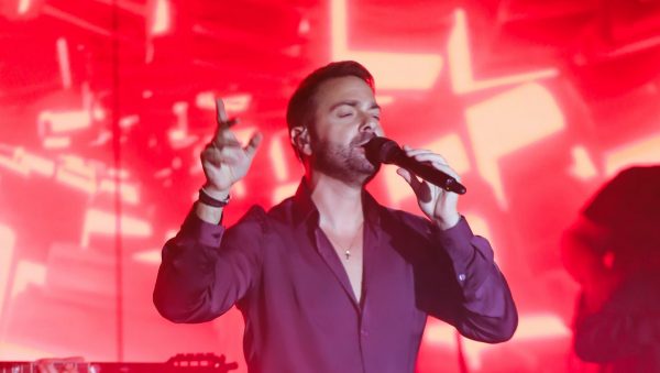 Το The Blind Pig υποδέχεται τον Ηλία Βρεττό σε ένα live γεμάτο ρυθμό και συναίσθημα