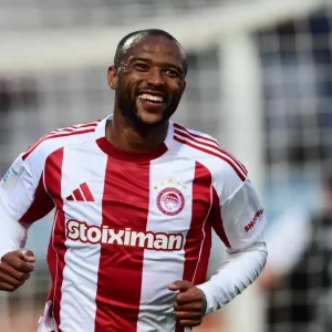 Αγιούμπ Ελ Κααμπί: «Πάντα η καρδιά μου είναι εδώ, ο Ολυμπιακός είναι η οικογένειά μου»