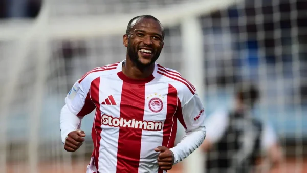 Αγιούμπ Ελ Κααμπί: «Πάντα η καρδιά μου είναι εδώ, ο Ολυμπιακός είναι η οικογένειά μου»