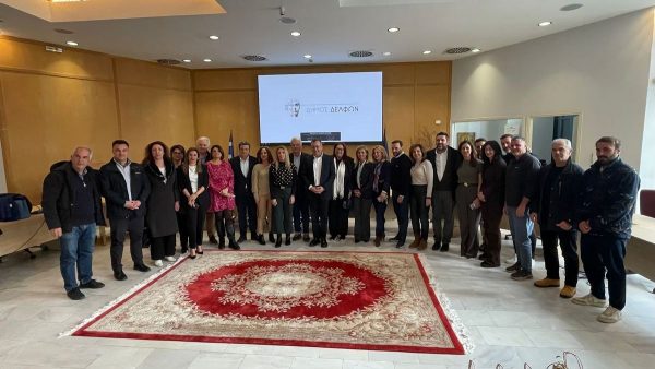 Στους Δελφούς ο Γιάννης Βρούτσης ανακοίνωσε την αναβάθμιση των αθλητικών εγκαταστάσεων στους Δελφούς