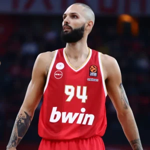 Ολυμπιακός-Παναθηναϊκός: Για κάθε πόντο του Εβάν Φουρνιέ και του Νάιτζελ Χέιζ-Ντέιβις, το Pamestoixima.gr σε επιβραβεύει!