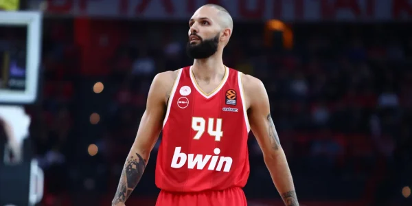 Ολυμπιακός-Παναθηναϊκός: Για κάθε πόντο του Εβάν Φουρνιέ και του Νάιτζελ Χέιζ-Ντέιβις, το Pamestoixima.gr σε επιβραβεύει!