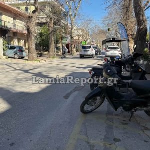 Λαμία: Τροχαίο με μηχανάκι το πρωί στα Γαλανέικα - Στα Επείγοντα του ΓΝ Λαμίας ο νεαρός δικυκλιστής