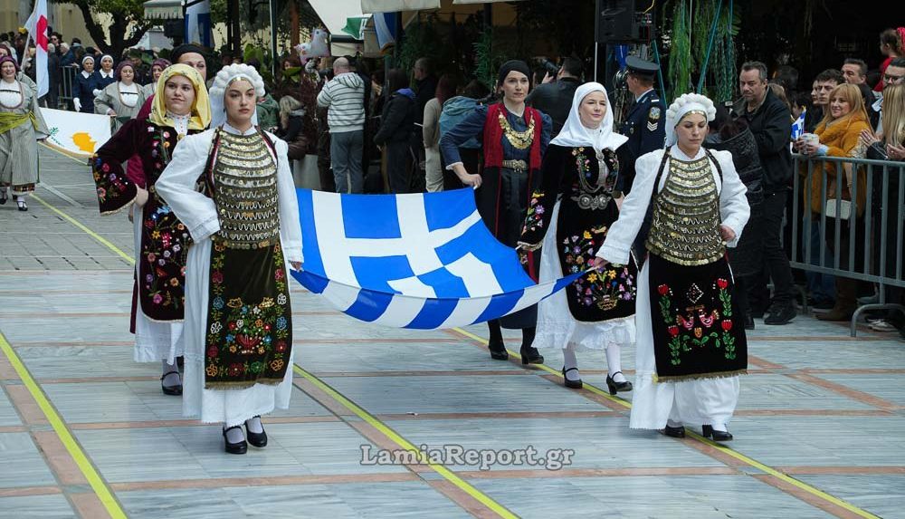 Δείτε βίντεο με ολόκληρη την παρέλαση της 25ης Μαρτίου στη Λαμία
