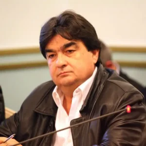 Ο Γιαννακούρας παίρνει την έδρα Κωνσταντινόπουλου στην Αρκαδία, αλλά... έπρεπε να τον ξαναπάρουν στο ΠΑΣΟΚ γιατί τον είχαν διαγράψει!