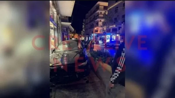 Αυτοκίνητο παρέσυρε 27χρονη και «καρφώθηκε» σε βιτρίνα καταστήματος