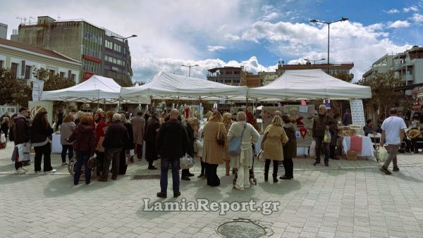 Πραγματοποιήθηκε το πασχαλινό bazaar του Κέντρου Πολιτισμού Φθιώτιδας στην πλατεία Πάρκου (ΒΙΝΤΕΟ-ΦΩΤΟ)